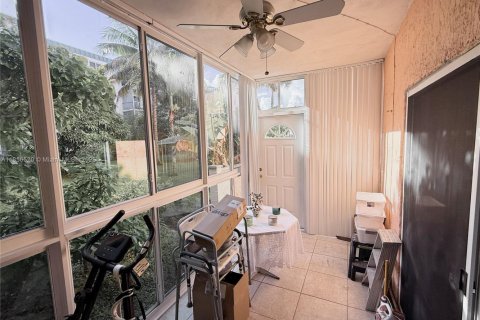 Condo in Lauderdale Lakes, Florida, 1 bedroom  № 1878523 - photo 6