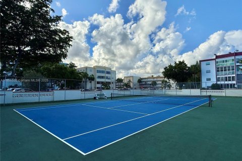 Condo in Lauderdale Lakes, Florida, 1 bedroom  № 1878523 - photo 23