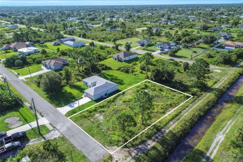 Terreno en venta en Lehigh Acres, Florida № 1961135 - foto 6