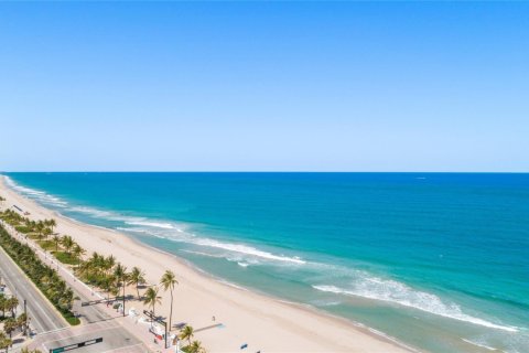 Condo in Fort Lauderdale, Florida, 2 bedrooms  № 1226925 - photo 1