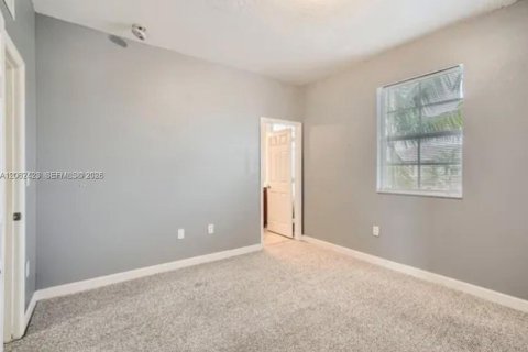Townhouse in Cutler Bay, Florida 2 bedrooms, 135.45 sq.m. № 2261583 - photo 14