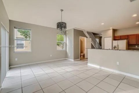 Townhouse in Cutler Bay, Florida 2 bedrooms, 135.45 sq.m. № 2261583 - photo 6