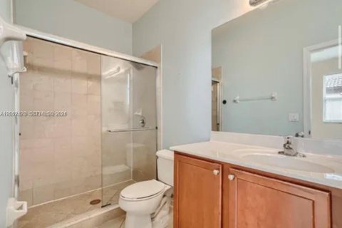 Townhouse in Cutler Bay, Florida 2 bedrooms, 135.45 sq.m. № 2261583 - photo 13