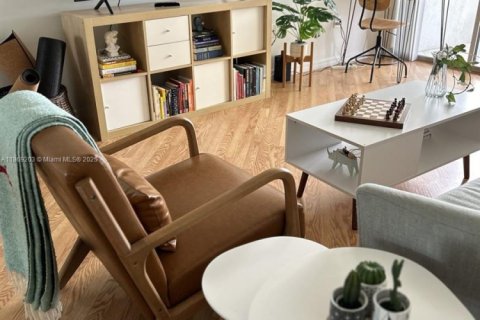 Copropriété à louer à Miami Beach, Floride: 2 chambres, 89.09 m2 № 1897014 - photo 1