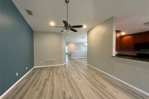 Condo in Sanford, Florida, 2 bedrooms  № 1903406 - photo 7