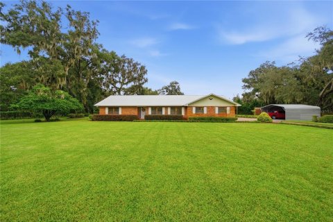 House in Plant City, Florida 3 bedrooms, 187.2 sq.m. № 2294884