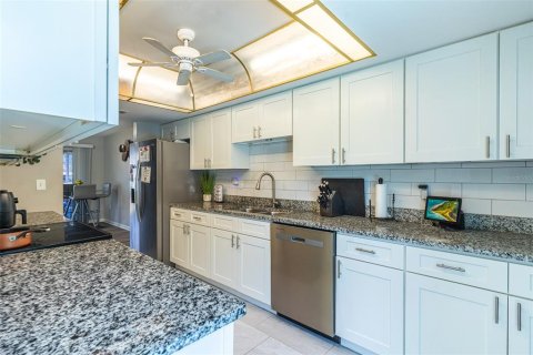 Copropriété à vendre à Winter Haven, Floride: 2 chambres, 123.93 m2 № 2237445 - photo 10