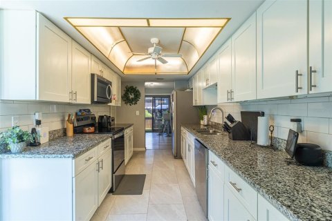 Copropriété à vendre à Winter Haven, Floride: 2 chambres, 123.93 m2 № 2237445 - photo 9