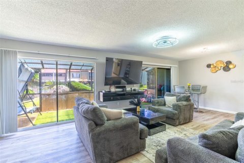 Copropriété à vendre à Winter Haven, Floride: 2 chambres, 123.93 m2 № 2237445 - photo 3