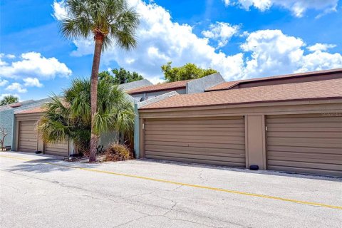 Copropriété à vendre à Winter Haven, Floride: 2 chambres, 123.93 m2 № 2237445 - photo 2