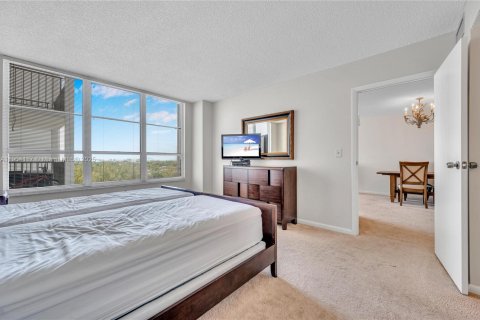 Condo in Miami Beach, Florida, 1 bedroom  № 1954986 - photo 12
