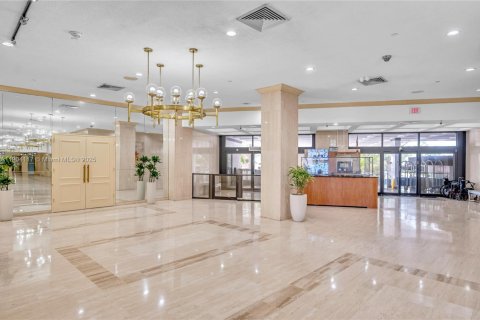 Condo in Miami Beach, Florida, 1 bedroom  № 1954986 - photo 26