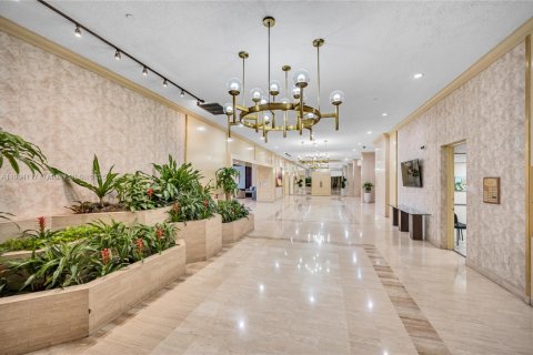 Condo in Miami Beach, Florida, 1 bedroom  № 1954986 - photo 24