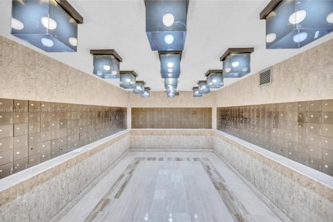 Condo in Miami Beach, Florida, 1 bedroom  № 1954986 - photo 25