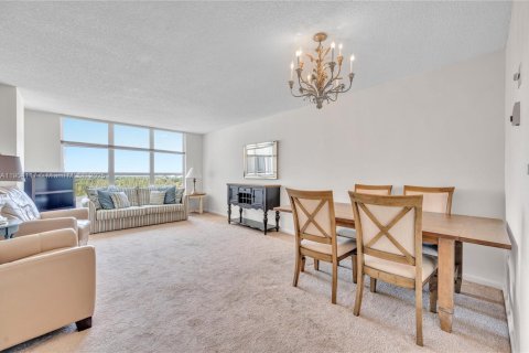 Condo in Miami Beach, Florida, 1 bedroom  № 1954986 - photo 3