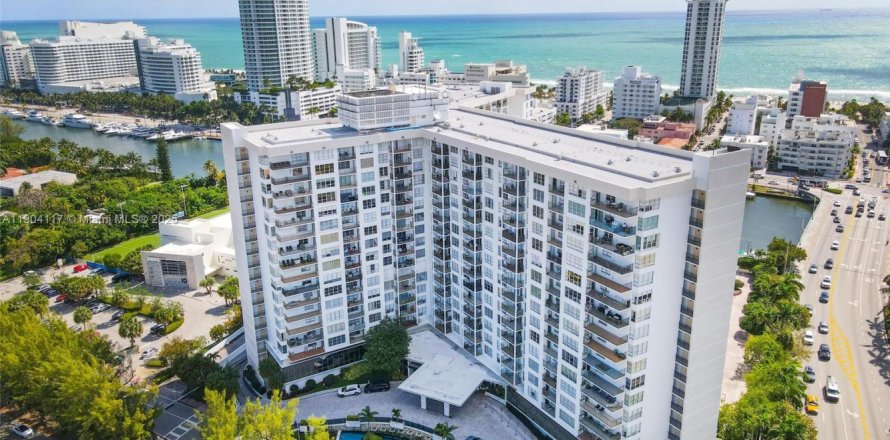 Condo in Miami Beach, Florida, 1 bedroom  № 1954986
