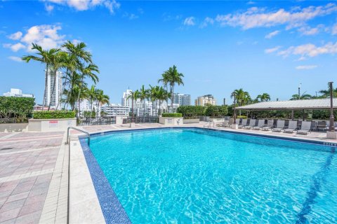Condo in Miami Beach, Florida, 1 bedroom  № 1954986 - photo 28