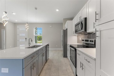 Casa en alquiler en North Port, Florida, 4 dormitorios, 159.51 m2 № 1632025 - foto 16