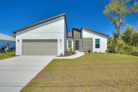 Casa en alquiler en North Port, Florida, 4 dormitorios, 159.51 m2 № 1632025 - foto 1