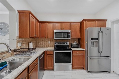 House in Fort Myers, Florida 3 bedrooms, 151.34 sq.m. № 1741533 - photo 10