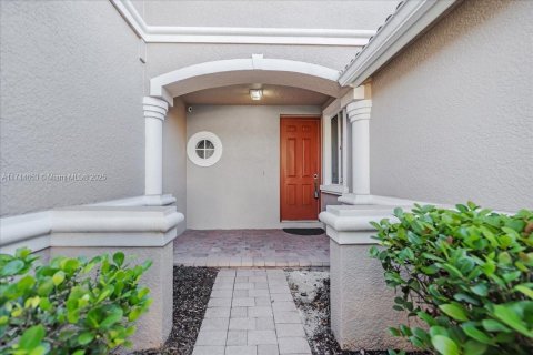 House in Fort Myers, Florida 3 bedrooms, 151.34 sq.m. № 1741533 - photo 3