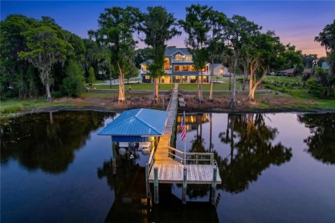 Casa en Inverness, Florida 4 dormitorios, 418.52 m2 № 2198266