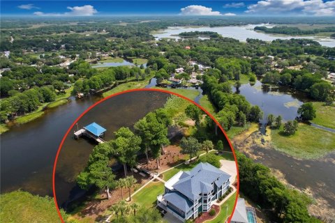 House in Inverness, Florida 4 bedrooms, 418.52 sq.m. № 2198266 - photo 3