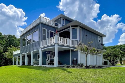 House in Inverness, Florida 4 bedrooms, 418.52 sq.m. № 2198266 - photo 8