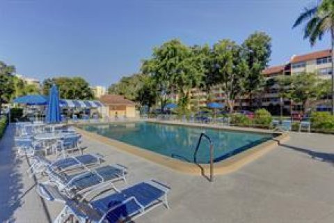 Copropriété à louer à Lauderhill, Floride: 2 chambres, 102.19 m2 № 2180945 - photo 3