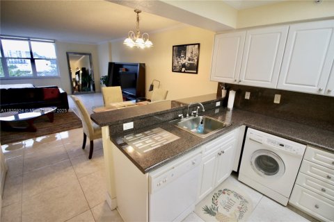 Copropriété à vendre à Hollywood, Floride: 54.81 m2 № 1935163 - photo 5