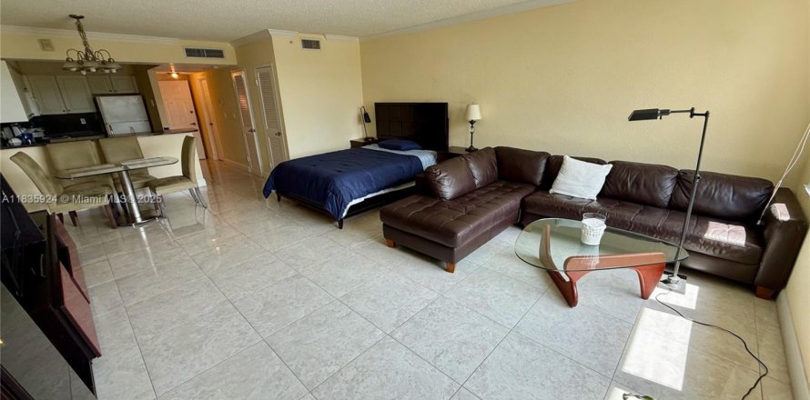 Estudio en el Condominio en Hollywood, Florida № 1935163