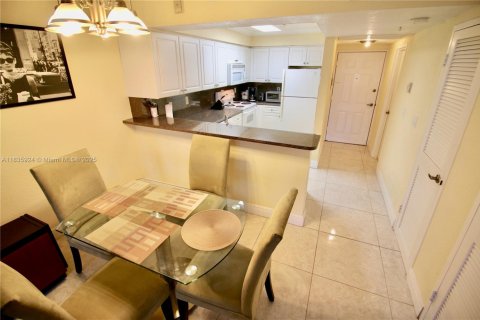 Copropriété à vendre à Hollywood, Floride: 54.81 m2 № 1935163 - photo 6