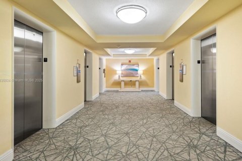 Copropriété à vendre à Hollywood, Floride: 54.81 m2 № 1935163 - photo 13