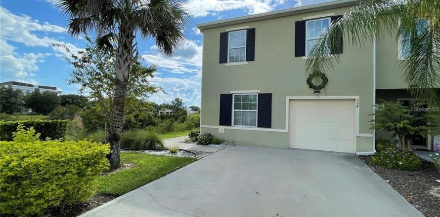 Touwnhouse à Davenport, Floride 3 chambres, 160.16 m2 № 1875919
