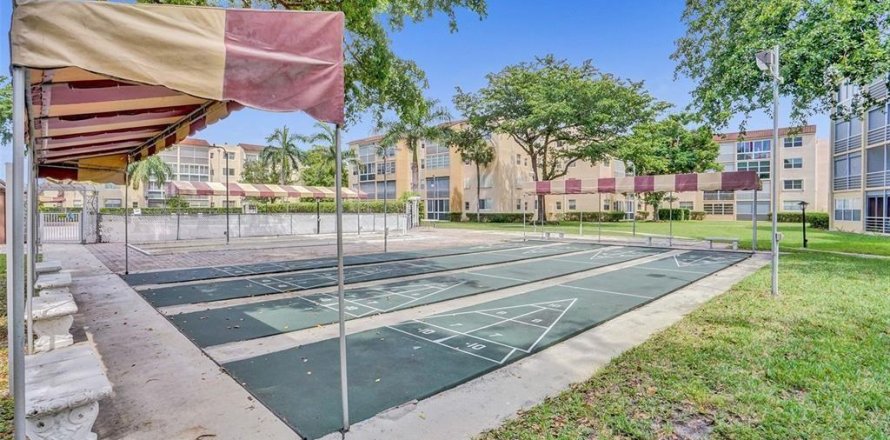 Condo in Lauderdale Lakes, Florida, 2 bedrooms № 1154105