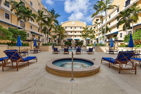 Condo in Miami, Florida, 2 bedrooms  № 2047236 - photo 20
