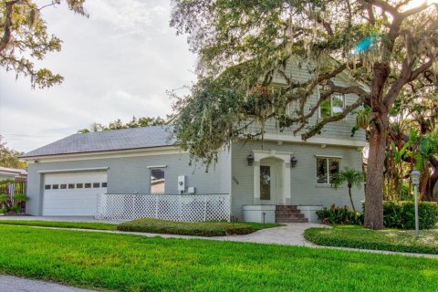 House in Tarpon Springs, Florida 4 bedrooms, 346.34 sq.m. № 1777140 - photo 9
