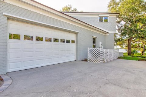 House in Tarpon Springs, Florida 4 bedrooms, 346.34 sq.m. № 1777140 - photo 8