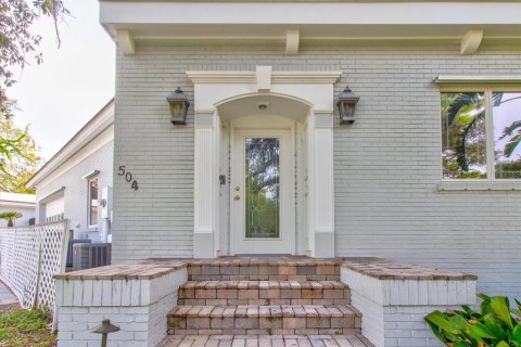 House in Tarpon Springs, Florida 4 bedrooms, 346.34 sq.m. № 1777140 - photo 11