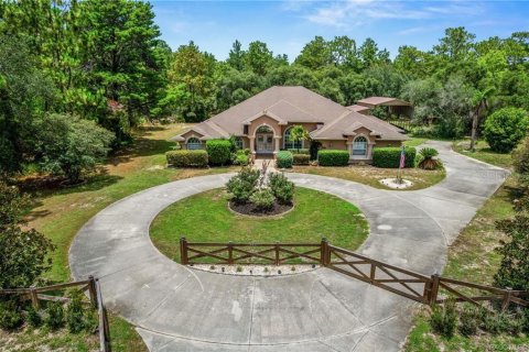 Villa ou maison à Beverly Hills, Floride 3 chambres, 260.96 m2 № 2222508
