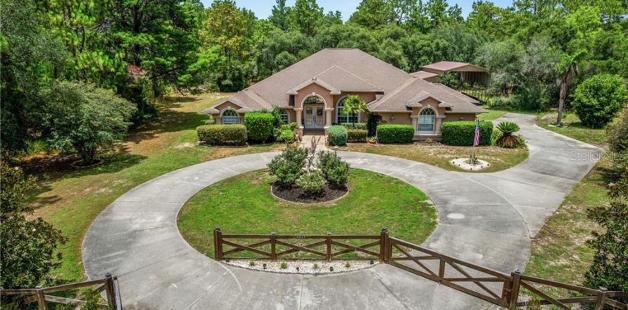 Villa ou maison à Beverly Hills, Floride 3 chambres, 260.96 m2 № 2222508