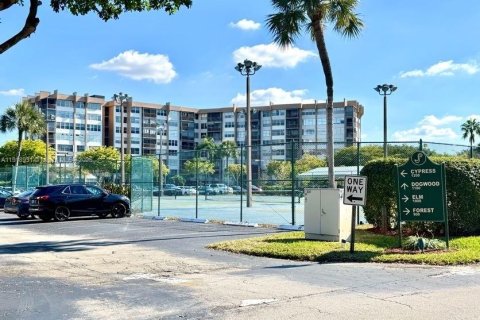Condo in Pembroke Pines, Florida, 2 bedrooms  № 1973305 - photo 4
