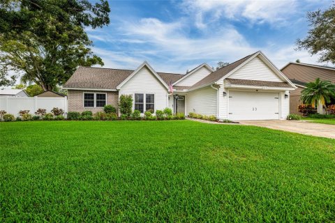 Casa en venta en Pinellas Park, Florida, 3 dormitorios, 137.87 m2 № 1904815 - foto 1