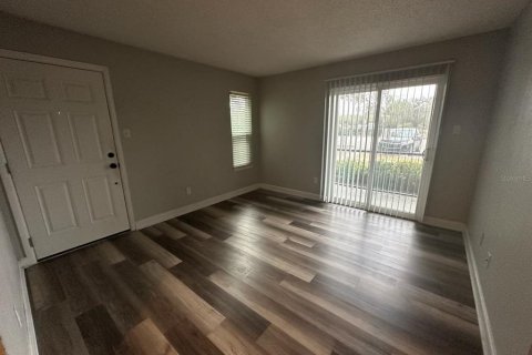 Condominio en alquiler en Casselberry, Florida, 2 dormitorios, 71.35 m2 № 2103646 - foto 3
