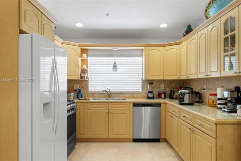 Villa ou maison à vendre à Miami, Floride: 5 chambres, 193.24 m2 № 1937352 - photo 18