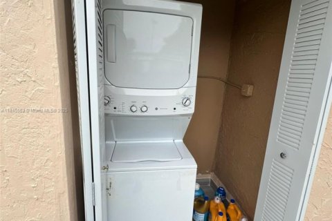 Villa ou maison à vendre à Miami, Floride: 5 chambres, 193.24 m2 № 1937352 - photo 13