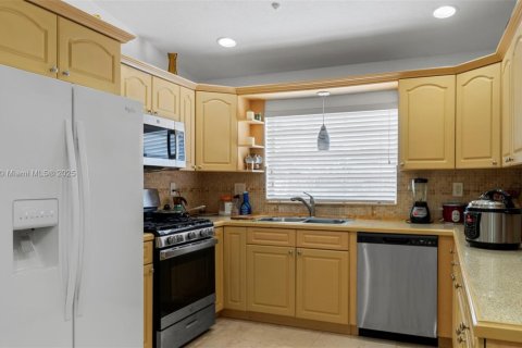 Villa ou maison à vendre à Miami, Floride: 5 chambres, 193.24 m2 № 1937352 - photo 19