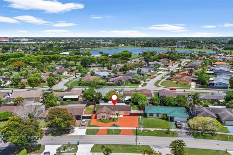Villa ou maison à vendre à Miami, Floride: 5 chambres, 193.24 m2 № 1937352 - photo 28