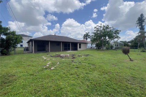 House in Cape Coral, Florida 2 bedrooms, 114.18 sq.m. № 1819610 - photo 30