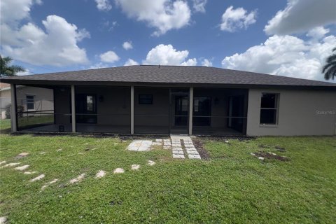 House in Cape Coral, Florida 2 bedrooms, 114.18 sq.m. № 1819610 - photo 23